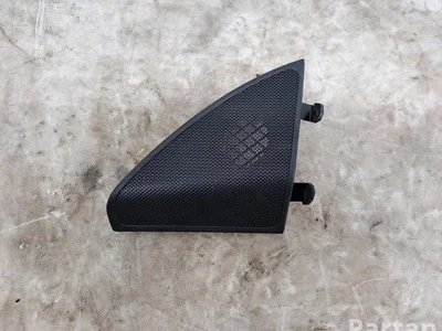 Mercedes-Benz A2057200148 C-CLASS (W205) 2015 Grille de haut-parleur - Image 1