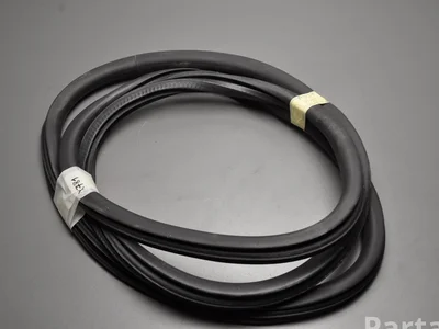 Peugeot 308 II 2016 Joint d'étanchéité de porte Right Front - Image 1