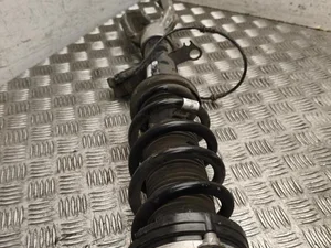 BMW 5A16168, 6898318 5 G60 2025 Komplet amortyzatorów z przodu po prawej
