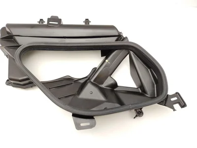 Porsche 9J1815129C Taycan 2023 Prise d'air / Conduit d'air d'admission - Image 1