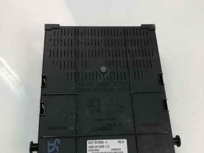 Peugeot 281164872 3008 2012 Boîte à fusibles - Image 1