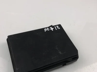 Renault 284B67877R CAPTUR (J5_) 2022 Caja de fusibles - Imagen 1