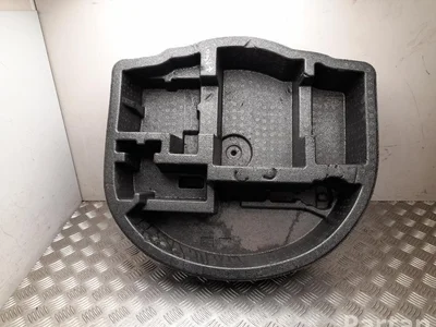 Toyota 64993-0D060 / 649930D060 Yaris Cross XP210 2025 Boîte à outils - Image 1