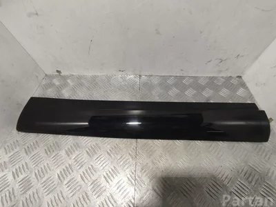 Maserati 670035237 LEVANTE 2019 Garniture /moulage Right Rear - Image 1