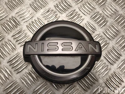 Nissan 628905MP0A Ariya 2025 Insignia/emblema - Imagen 1