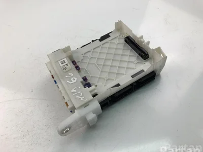 Toyota 82730-K0080 / 82730K0080 YARIS (_P13_) 2020 Boîte à fusibles - Image 1