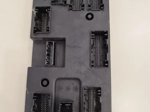 Land Rover L8B2-14F041-AG / L8B214F041AG RANGE ROVER VELAR (L560) 2021 Unidad de control, cierre centralizado