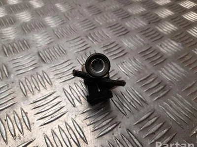 Mercedes-Benz 9624 W110 200D 1965 Commutateur multiple - Image 1