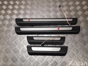 Audi 4M0 947 405 B, 4M0 947 406 B, 4M0 947 418, 4M0 947 417 / 4M0947405B, 4M0947406B, 4M0947418, 4M0947417 Q7 (4M) 2019 Door Sill Trim Kit