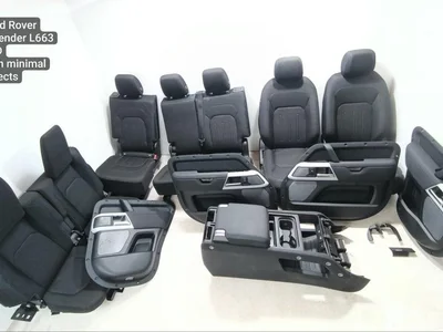Land Rover L8B2-21123-BF8PVJ, L8B2-21123-A, L8B2-21122-BF8PVJ, L8B2-21122-B, L8B2-24766-AF8PVJ / L8B221123BF8PVJ, L8B221123A, L8B221122BF8PVJ, L8B221122B, L8B224766AF8PVJ Defender Station Wagon (L663) 2022 Fotele, Kanapa, Komplet Panel drzwi Podłokietnik  - Zdjęcie 1