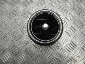 Mercedes-Benz A 205 830 10 54 / A2058301054 C-CLASS (W205) 2016 Évent