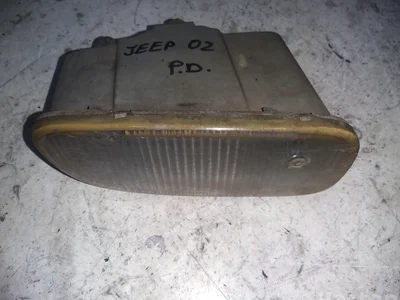Jeep 55155136 CHEROKEE (KJ) 2002 Projecteur antibrouillard - Image 1