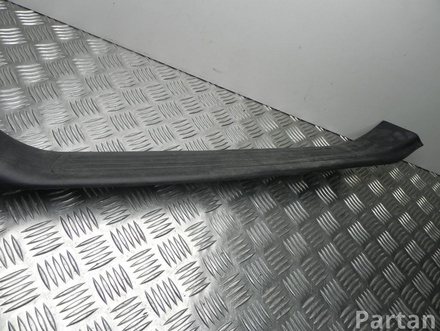 MERCEDES-BENZ A 166 680 00 35 / A1666800035 M-CLASS (W166) 2012  scuff plate - sill panel Right Front