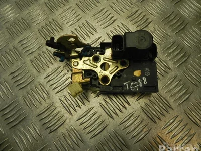 Chevrolet 6D20 NUBIRA Saloon 2010 Serrure de porte - Image 1