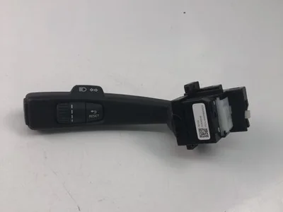 Volvo 31456045 V40 Hatchback 2017 Steering column multi-switch - Image 1