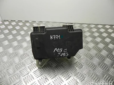 Mercedes-Benz A 205 540 01 82 / A2055400182 C-CLASS (W205) 2015 Boîte à fusibles - Image 1