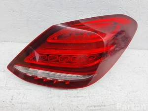 Mercedes-Benz A2059061457 KLASA C (W205) 2015 Lampy tylne z prawej