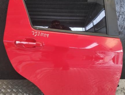 TOYOTA YARIS (_P13_) 2016 Door Right Rear