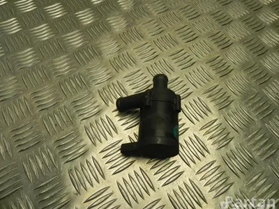 Volkswagen 1K0 965 561 B / 1K0965561B PASSAT (3C2) 2006 Pompe à eau supplémentaire - Image 1