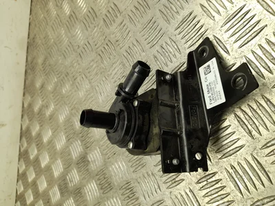 Ford USA LJ93-8C590-PB / LJ938C590PB Mustang Mach-E 2023 Pompe à eau supplémentaire - Image 1