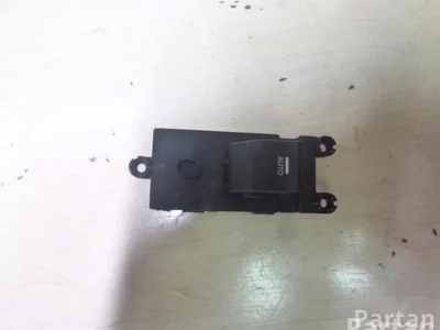 Hyundai 93575-3Z200 / 935753Z200 i40 CW (VF) 2012 Bouton de lève-vitre - Image 1