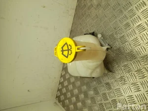 Dodge 68082461AD CHALLENGER Coupe 2019 Réservoir d'eau de nettoyage