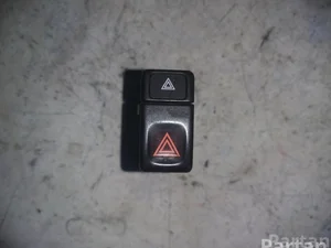 Volvo 9128265 850 Estate (LW) 1994 Éclairage d'urgence / interrupteur de danger