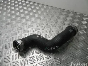 Mercedes-Benz A 203 528 34 82 / A2035283482 C-CLASS (W203) 2006 Prise d'air / Conduit d'air d'admission