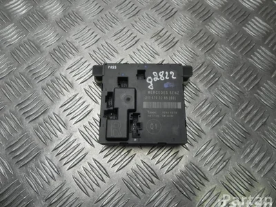 Mercedes-Benz A 211 870 32 85 / A2118703285 E-CLASS (W211) 2008 Unité de commande pour porte - Image 1