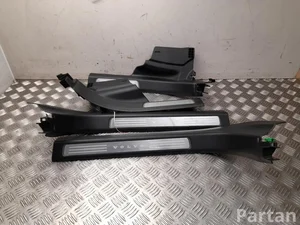 Volvo 31377617, 31377618, 31377619, 31377616 V90 II 2020 Wewnętrzny próg drzwiowy zestaw