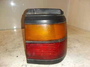 Volkswagen 333 945 257 / 333945257 PASSAT (3B2) 1996 Feu arrière