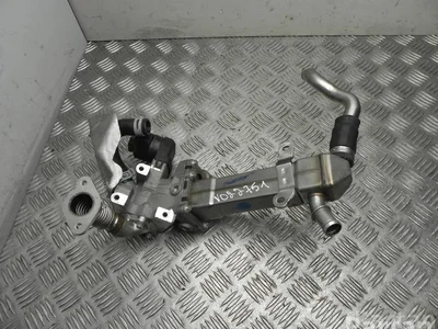 Mercedes-Benz A 274 142 02 79 / A2741420279 C-CLASS (W205) 2015 Refroidisseur - Image 1