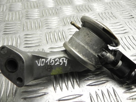 AUDI 06E 131 102 B / 06E131102B A4 Avant (8K5, B8) 2010 EGR Valve