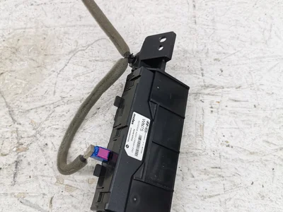 Hyundai 96240N7050 Tucson (NX4) 2022 Amplificateur d'antenne - Image 1