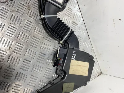 Jaguar AW93F613G21AA XJ (X351) 2014 Ventilateur d'intérieur - Image 1