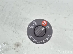 Renault CAPTUR (J5_) 2014 Jungiklis keleivio oro pagalvės išjungimui