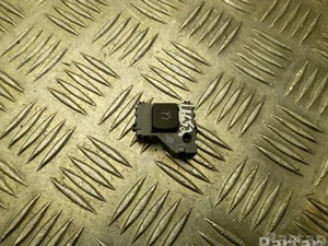 Alfa Romeo 01561143450 GIULIA (952_) 2018 Bouton du coffre à bagages