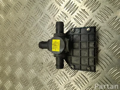 Tesla 1064225-00-C / 106422500C MODEL X 2016 Papildomas vandens siurblys - Nuotrauka 1