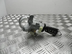 Toyota 89783-0F030 / 897830F030 VERSO (_R2_) 2015 cylindre de serrure pour allumage