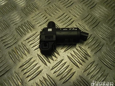 Lexus 85330-0E030 / 853300E030 RX (_L2_) 2016 Pompe lave-glace - Image 1