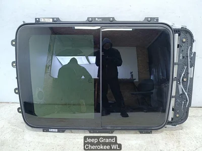 Jeep 6NC07SA5AL, P6NC07SA5AL, 68518678AA, 68518677AA, 983.737516_03, 983.737521_06, 403313-H / 6NC07SA5AL, P6NC07SA5AL, 68518678AA, 68518677AA, 98373751603, 98373752106, 403313H GRAND CHEROKEE V (WL) 2022 Sunroof - Image 1