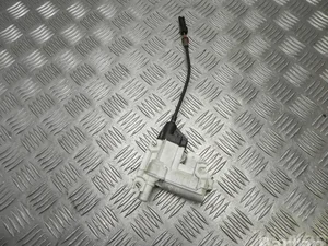 Mercedes-Benz A 217 760 04 00 / A2177600400 S-CLASS Coupe (C217) 2016 Boucle de verrouillage avec moteur pour la rétraction