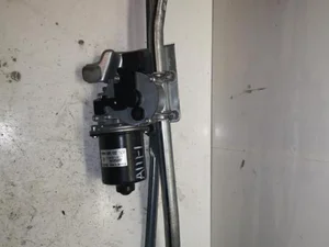 BMW 405.122,7193037 / 405122, 7193037 1 kabrioletas (E88) 2009 Valytuvų mechanizmas priekinis stiklas su varikliuku