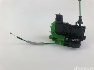 Hyundai  81320-3Z020 / 813203Z020 i40 CW (VF) 2011 Serrure de porte