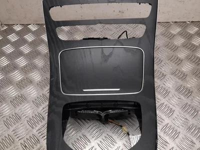 Mercedes-Benz A 213 680 28 07 / A2136802807 E-CLASS T-Model (S213) 2019 Puodelių laikiklis - Nuotrauka 1