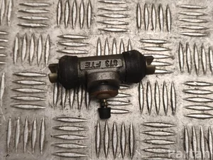 Porsche 24321909063, 477611055E 924 1989 Cylinderek hamulcowy