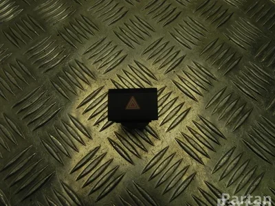 Audi 8P0 941 509 C / 8P0941509C A3 Sportback (8PA) 2009 Éclairage d'urgence / interrupteur de danger - Image 1