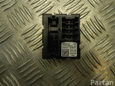 Mercedes-Benz A 167 906 59 02 / A1679065902 GLE (W167) (2019 ...) 2019 Relés - Imagen 1