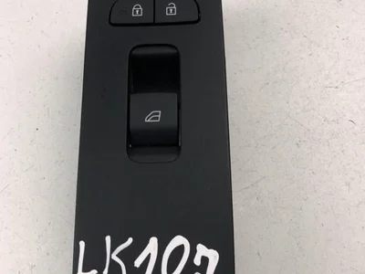 Volvo 31456060 XC40 2021 Bouton de lève-vitre Right Rear - Image 1