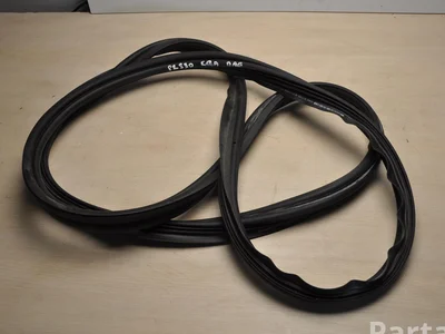 Mercedes-Benz A2477403601 EQA 2021 Joint d'étanchéité de porte - Image 1